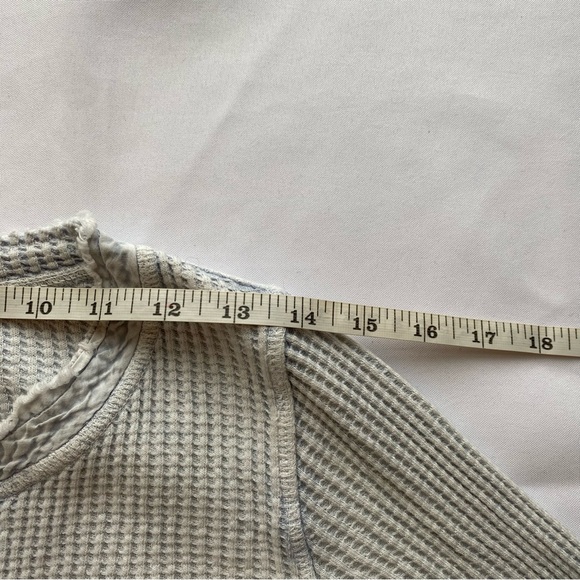 Free People One Ocean Foam Colt Thermal Henley Top Size Medium - Picture 13 of 15